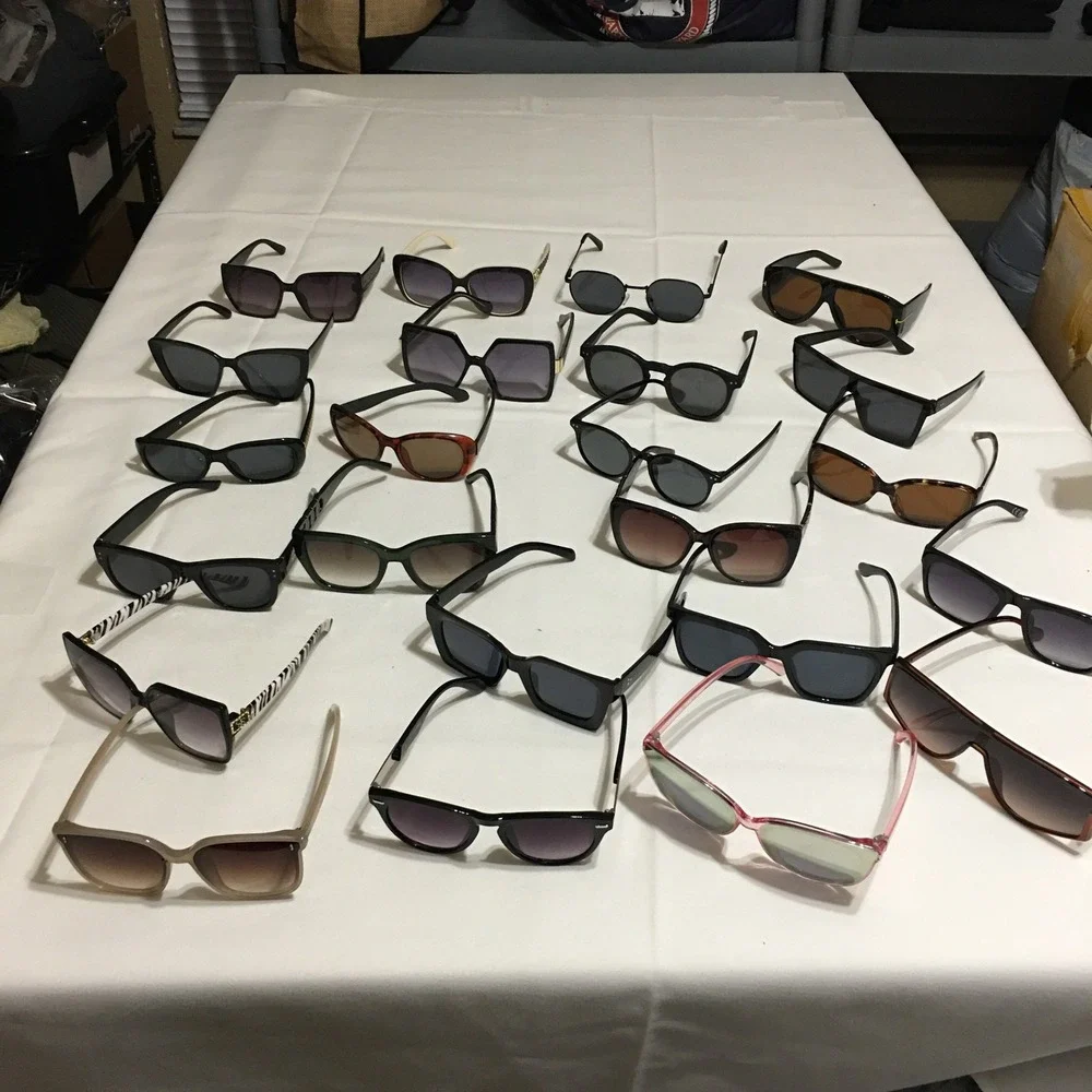 Lot of 23 Sunglasses Unisex Mixed Colors Styles Roxy Steve Madden Hilfiger